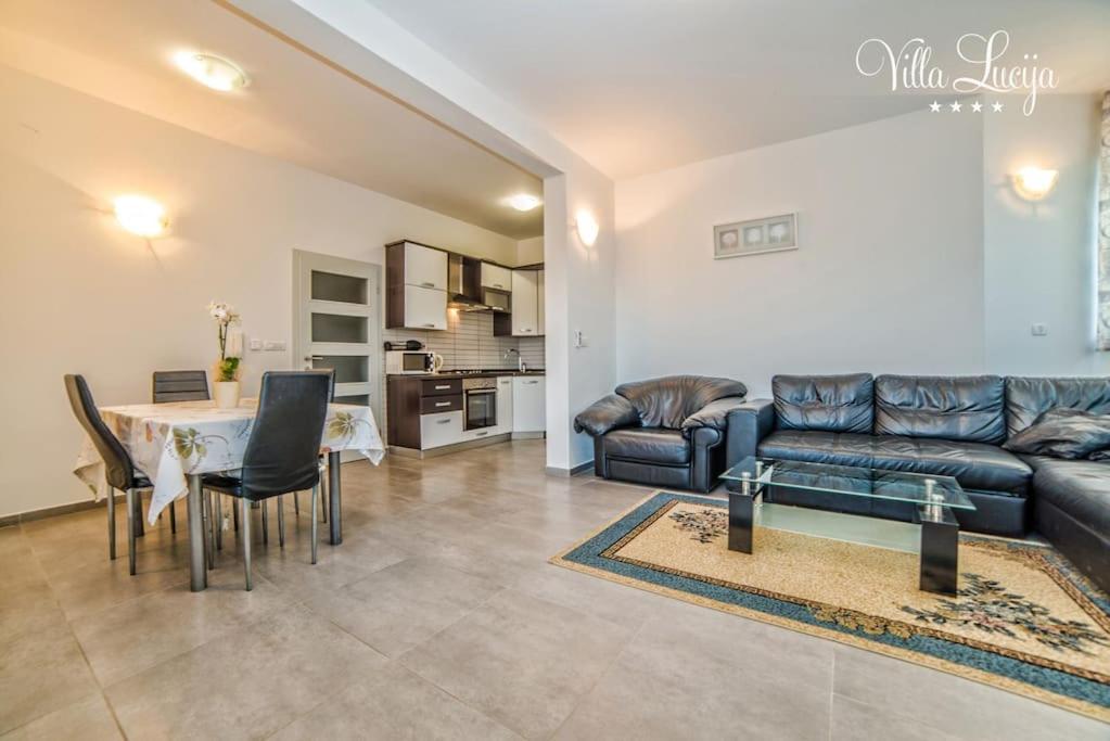 PUY Villa Lucija מראה חיצוני תמונה